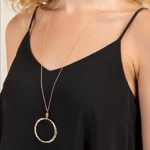 NWT Francesca’s Gold Open Circle Necklace